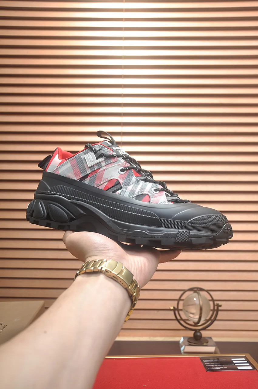 Men's shoes 💰640💶[Burberry] (cowhide lining) classic low-top sneakers｜Imported cowhide with classic plaid fabric｜Cow leather lining｜Original outsole｜Fine workmanship and comfortable to wear Size: 38-44 (customized at 45)